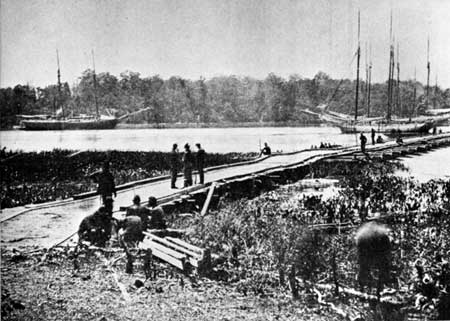 Pontoon bridge