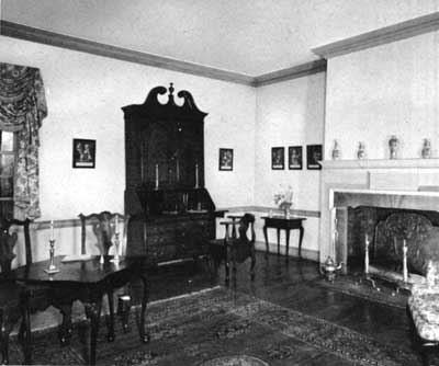 Washington's living and dining room
