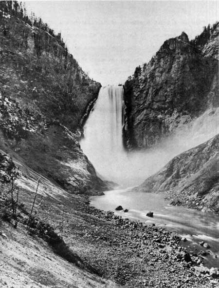 1920s 1930s TRAVEL PHOTO ALBUM - YELLOWSTONE - COLOMBIA - EUROPE