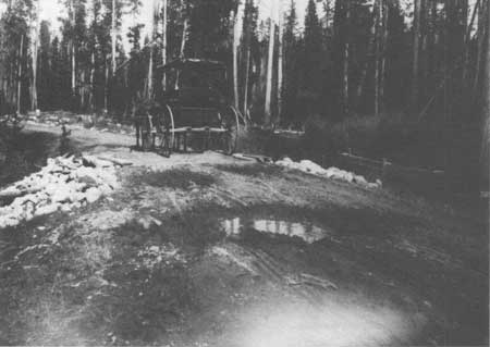 Old Faithful to West Thumb Road